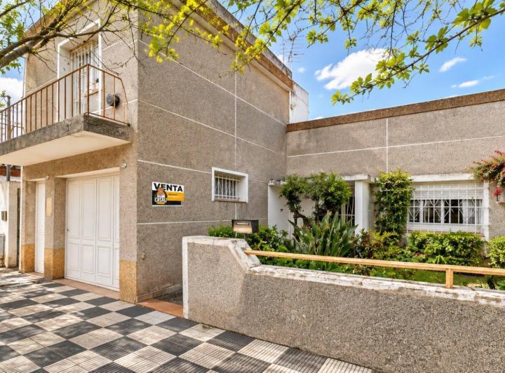 Casa · 173m² · 7 Ambientes · 1 Cochera
