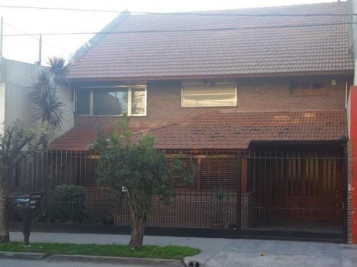 Casa · 367m² · 5 Ambientes · 2 Cocheras