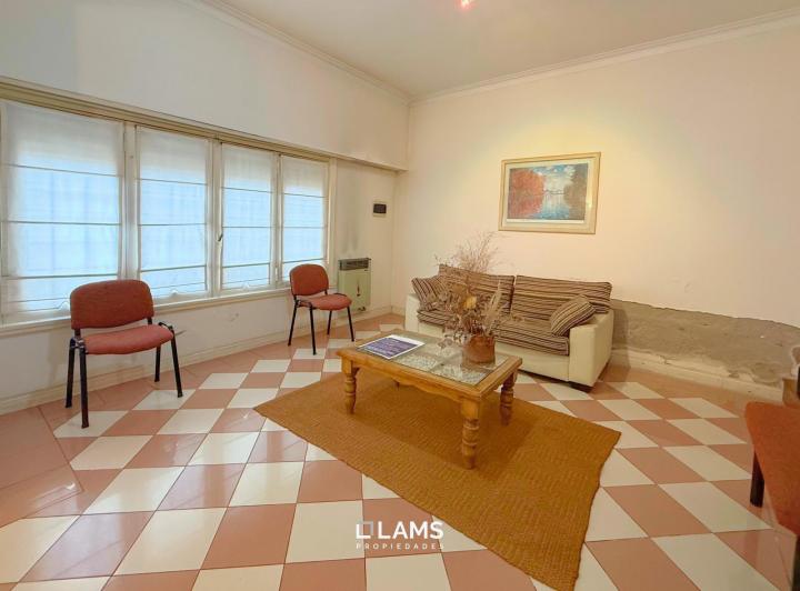 Casa · 150m² · 6 Ambientes · 1 Cochera