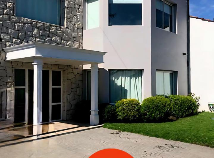 Casa · 260m² · 3 Dormitorios