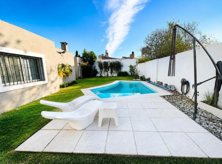 Casa · 252m² · 4 Ambientes · 2 Cocheras