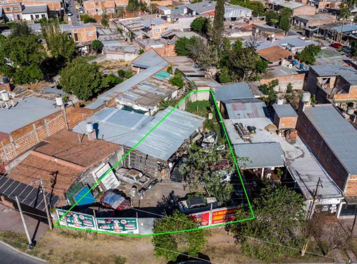 Terreno · 377m²