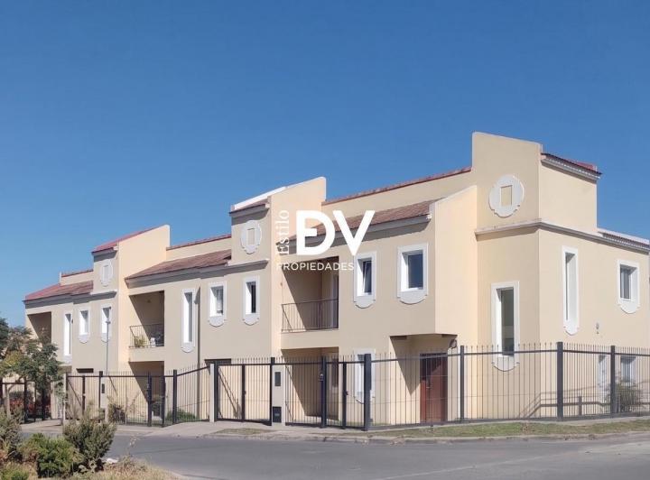 Casa · 104m² · 4 Ambientes · 1 Cochera