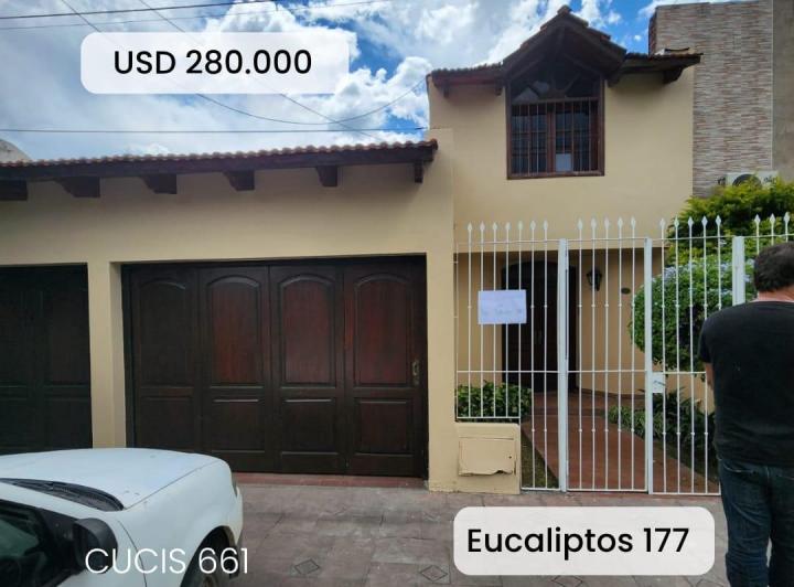 Casa · 320m² · 2 Ambientes · 2 Cocheras