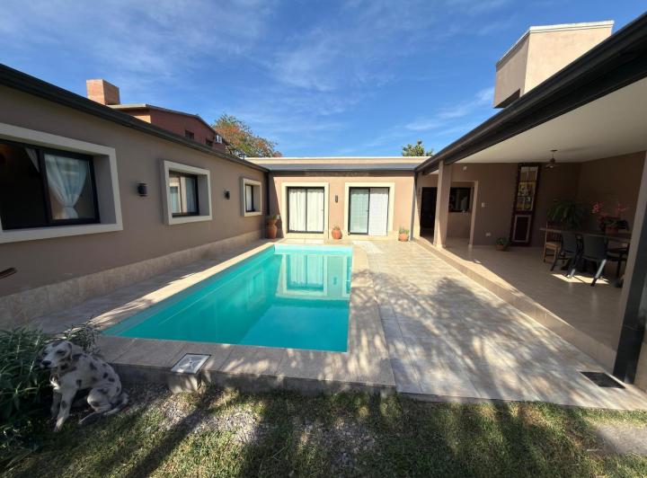 Casa · 88m² · 7 Ambientes · 2 Cocheras
