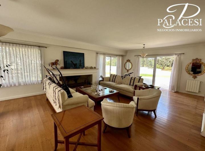 Casa · 645m² · 8 Ambientes