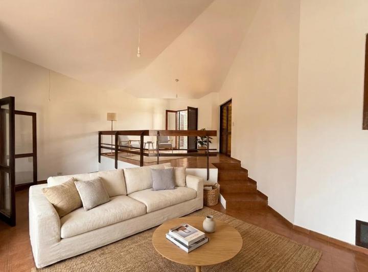 Casa · 360m² · 16 Ambientes · 3 Cocheras