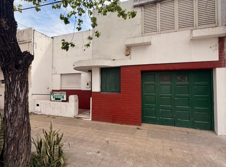 Casa · 146m² · 4 Ambientes · 1 Cochera
