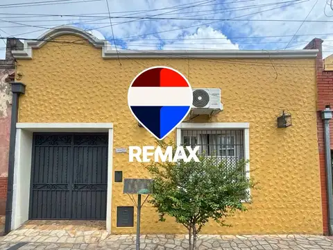 Casa en venta sobre avenida entre rios macrocentro