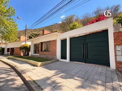 Exc casa 3 dor vta gge/balc/escritorio luis fuentes al 700