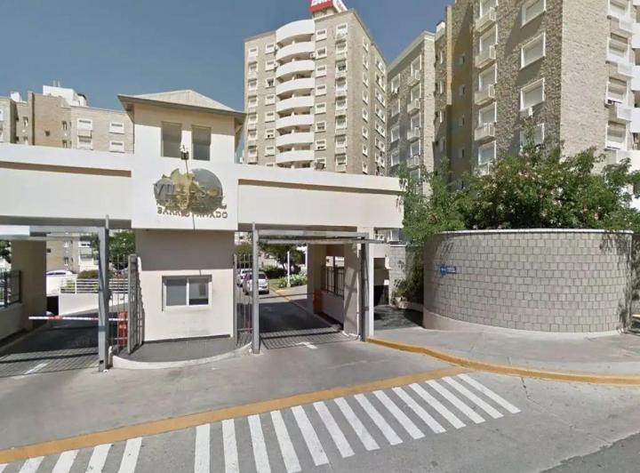 Departamento · 80m² · 5 Ambientes · 1 Cochera