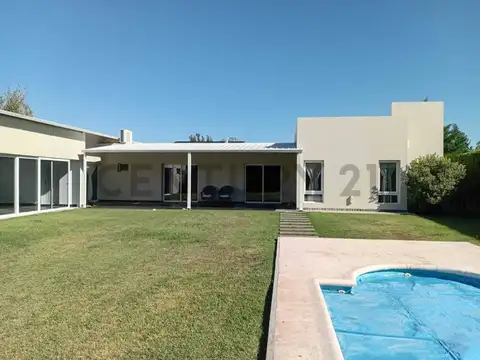 Venta de casa 3 dormitorios b° privado don emilio, general roca