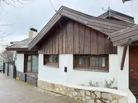 Casa en venta + duplex 3 amb. centrico