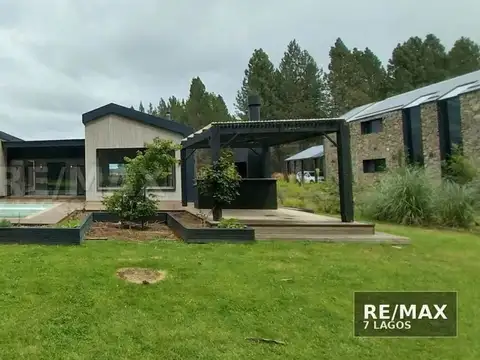 Equipo remax alquila permanente  casa en el golf