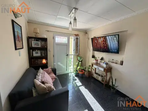 Casa   monoambiente en centenario