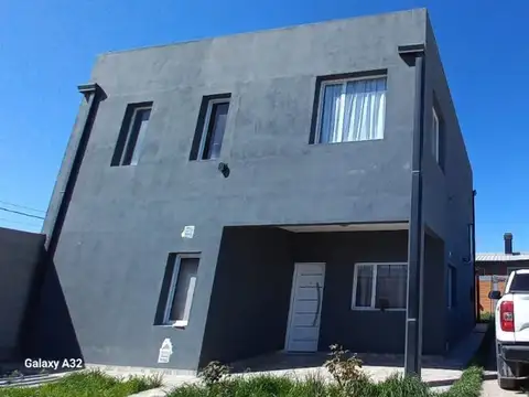 Venta casa 4 dormitorios y quincho en la casona 2
