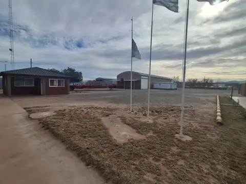 Vendo base en rincón de los sauces.