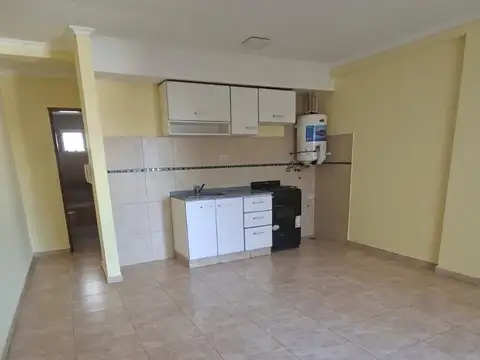 Alquilo dpto. 1 dorm. c/placard. balcón en calle peru  casi courreges