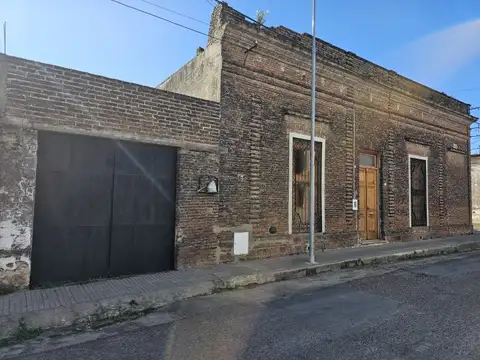 Venta | casa de 2 dormitorios con patio y terreno! pte. perón 640, casi 3 de febrero