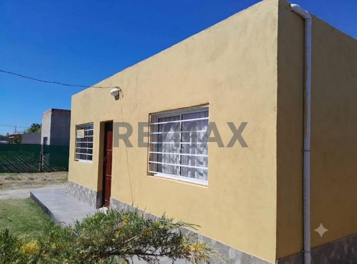 Casa · 80m² · 4 Ambientes · 2 Cocheras