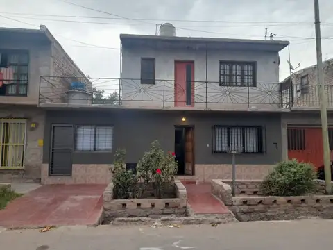 Venta casa de 4 dormitorios en la heras.