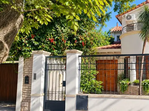 Venta  casa de diseño unico ciudad de mendoza