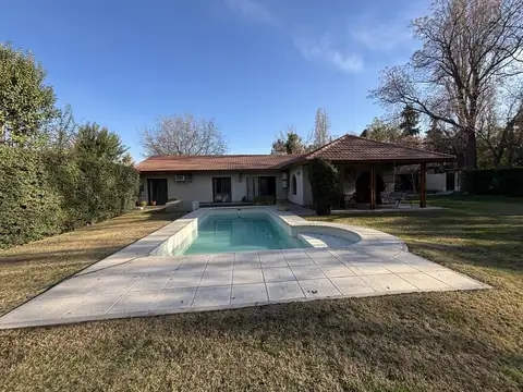 Casa en chacras de coria