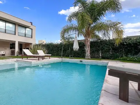 Casa en venta en barrio privado maipú
