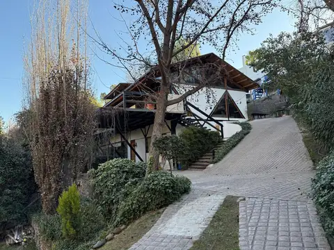 Casa en barrio parque las colinas