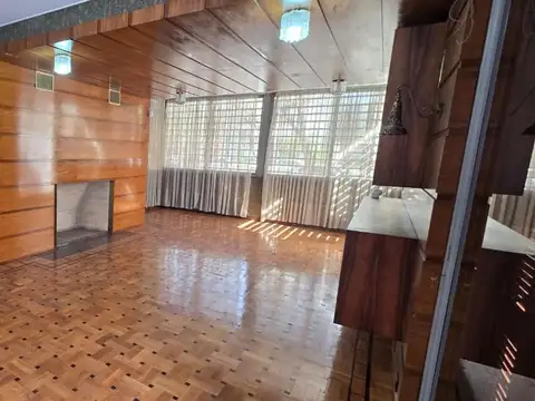 Casa de categoría en alquiler – avenida emilio civit