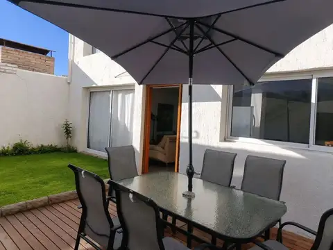Venta de duplex en quinta sección