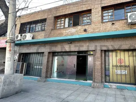 Salon comercial-edifico de oficinas.-gran oportunidad