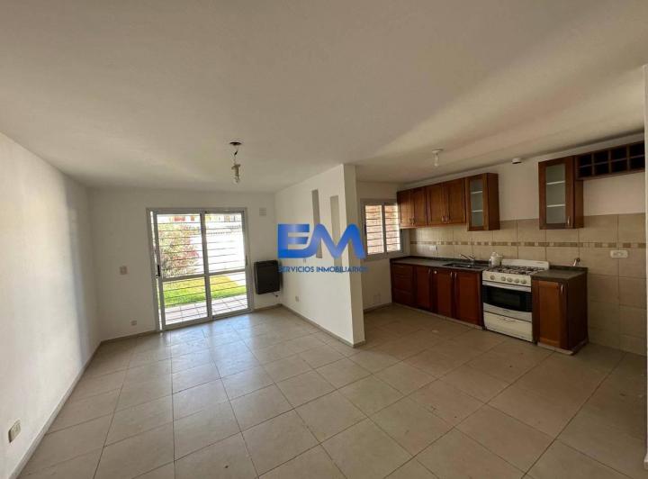 Casa · 110m² · 6 Ambientes · 1 Cochera