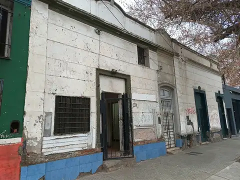 Venta lote  con  casa mixta en mendoza capital