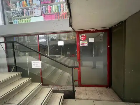 Se vende local comercial en barrio centro