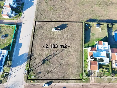 Venta lote esquina 2183 m2 sinsacate escritura