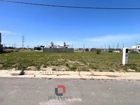 Venta lote en docta parque