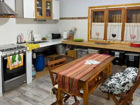 Casa + dpto en venta