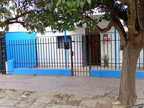 Casa y local en venta