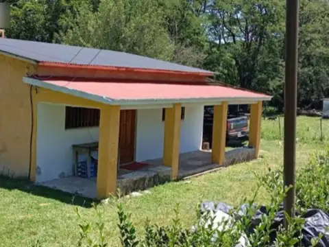 Casa 2 dormitorios en capilla vieja los reartes