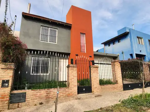 Venta casa 2 dor patio y cochera villa san nicolas