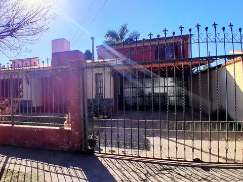 Venta casa 4 dormitorios b. matienzo c/pileta