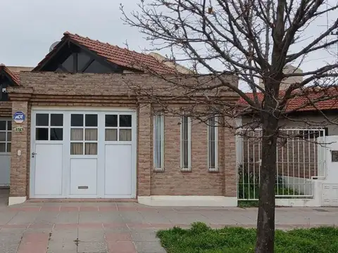 Venta casa 3 dormitorios - barrio consolata