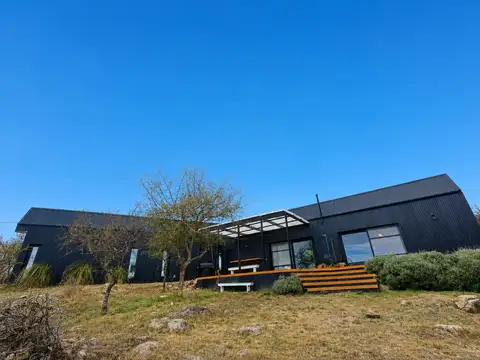 Venta exclusiva casa en villa general belgrano
