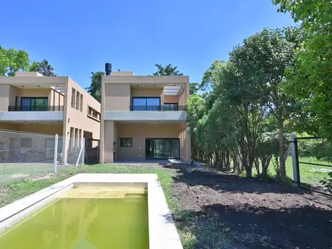 Alquiler | casa de 3 dormitorios con patio y piscina. roldán.