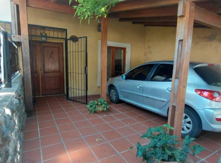 Casa · 130m² · 5 Ambientes · 1 Cochera