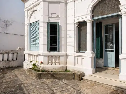Alquiler casa de estilo blv. avellaneda bis 300 3 dorm patio cochera vivienda o comercial