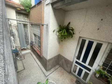 Depto en venta 1 dormitorio a reciclar lourdes