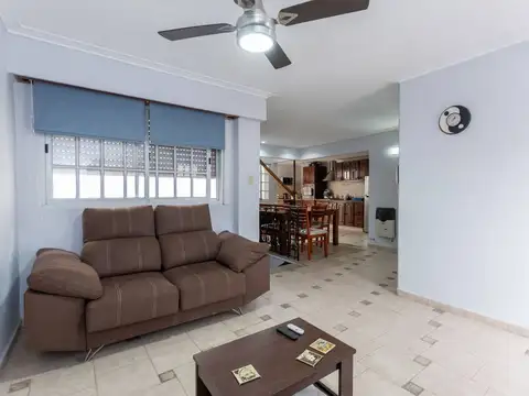 Interno de dos dormitorios sobre bv pellegrini