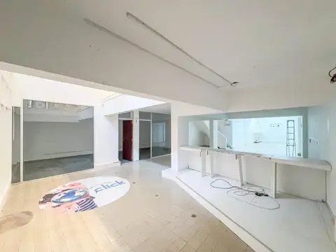 Local comercial frente vidriado zona centro
